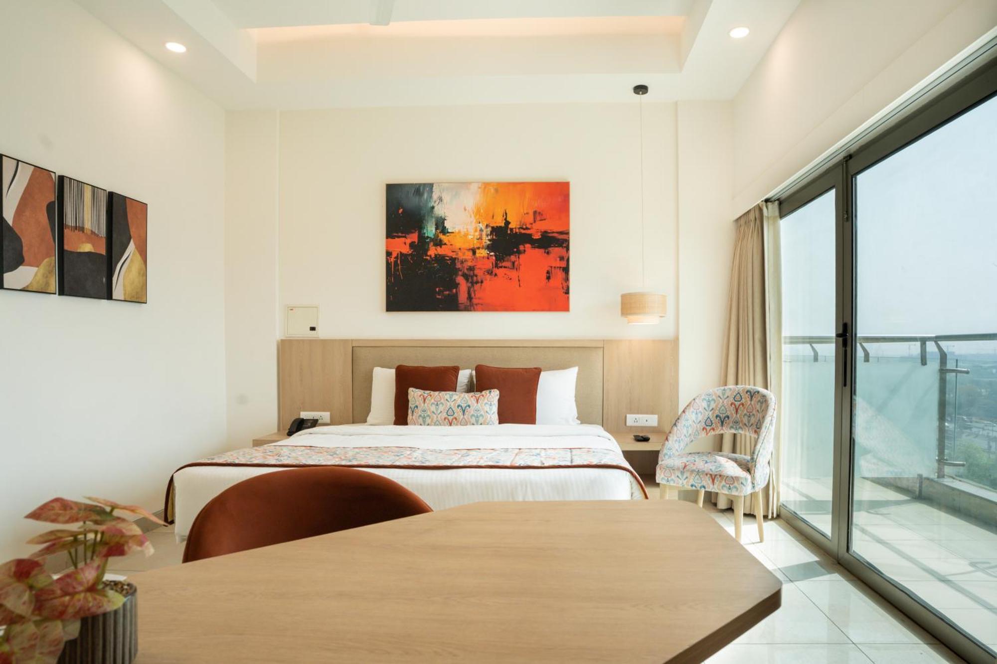 Ar Suites Klj Square Гургаон Екстериор снимка